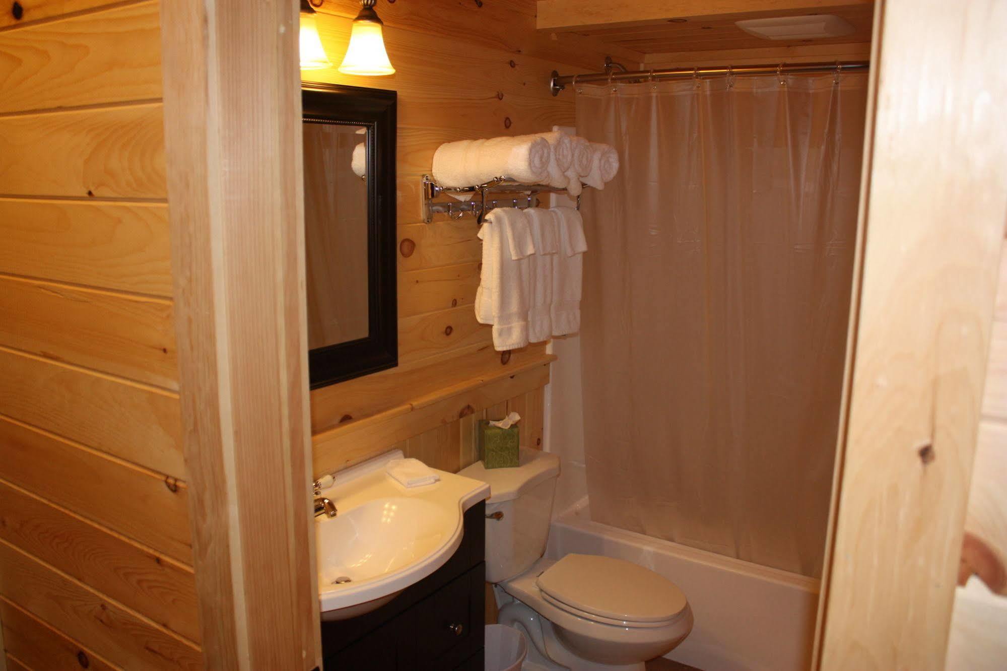 Lake Parlin Lodge & Cabins West Forks ภายนอก รูปภาพ