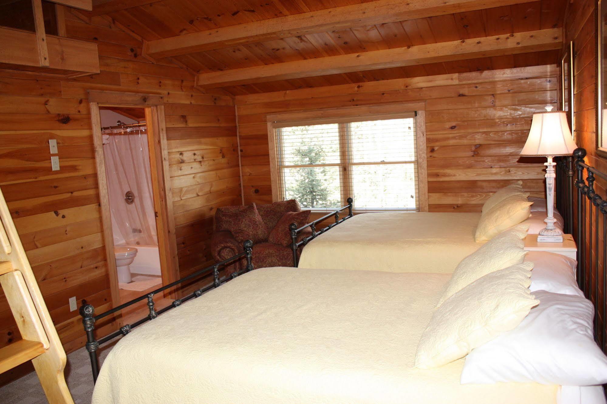 Lake Parlin Lodge & Cabins West Forks ภายนอก รูปภาพ