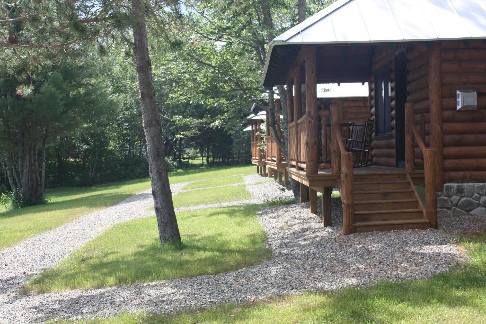 Lake Parlin Lodge & Cabins West Forks ภายนอก รูปภาพ